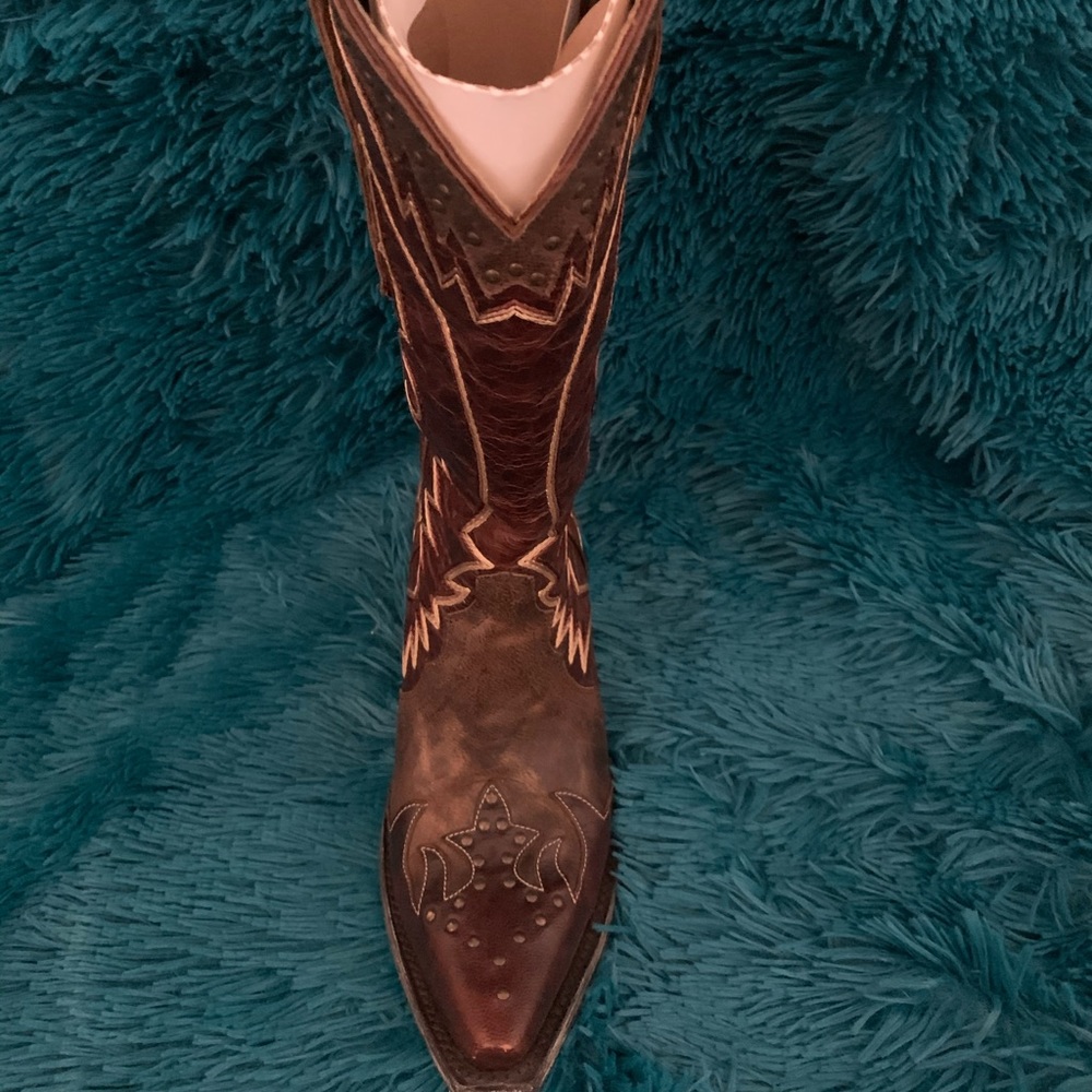 Women’s Cavander’s boots size 6